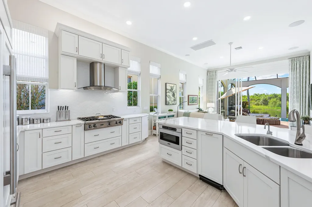 8589 Bellagio Drive Naples FL 34114