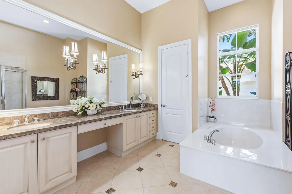 8589 Bellagio Drive Naples FL 34114