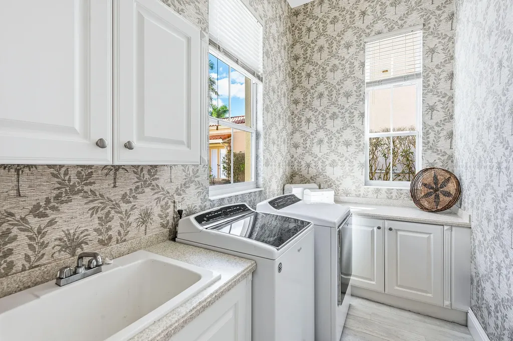 8589 Bellagio Drive Naples FL 34114