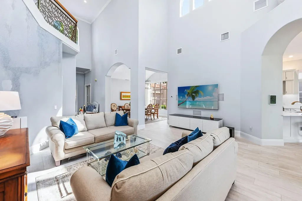 8589 Bellagio Drive Naples FL 34114