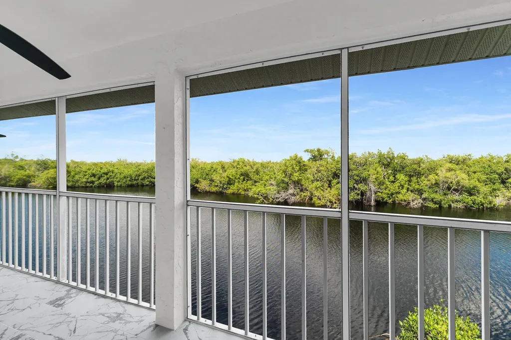 1375 Mainsail Drive Naples FL 34114