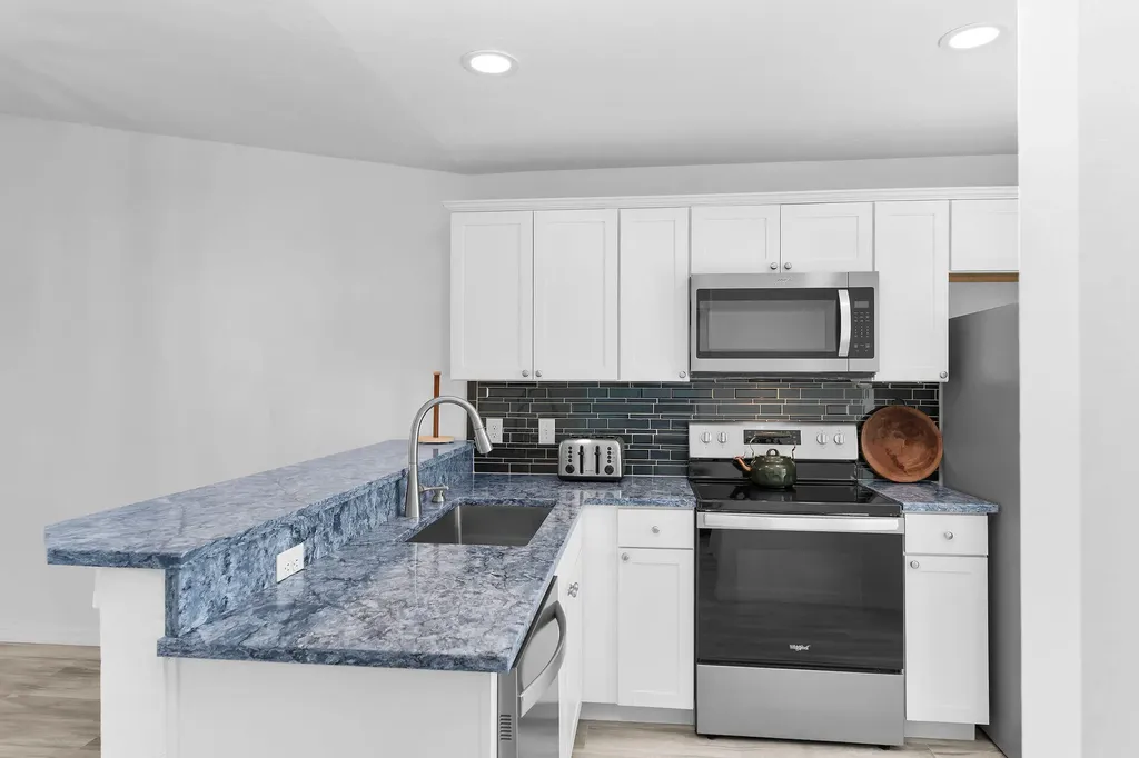 1375 Mainsail Drive Naples FL 34114