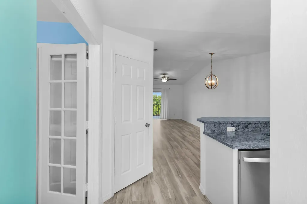 1375 Mainsail Drive Naples FL 34114