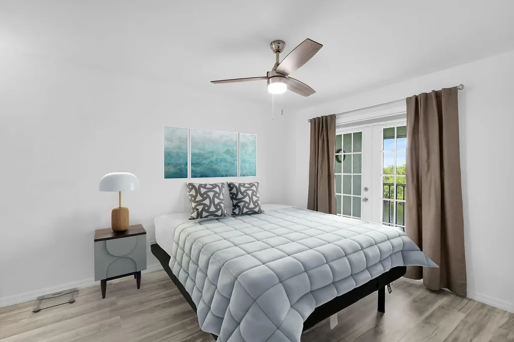 1375 Mainsail Drive Naples FL 34114