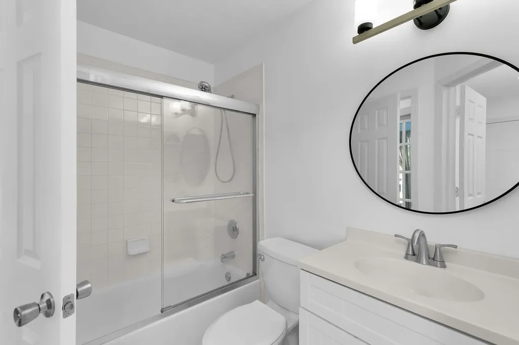 1375 Mainsail Drive Naples FL 34114