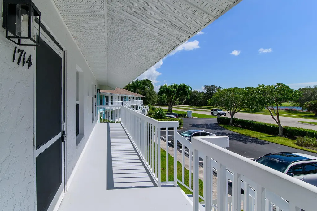 1375 Mainsail Drive Naples FL 34114