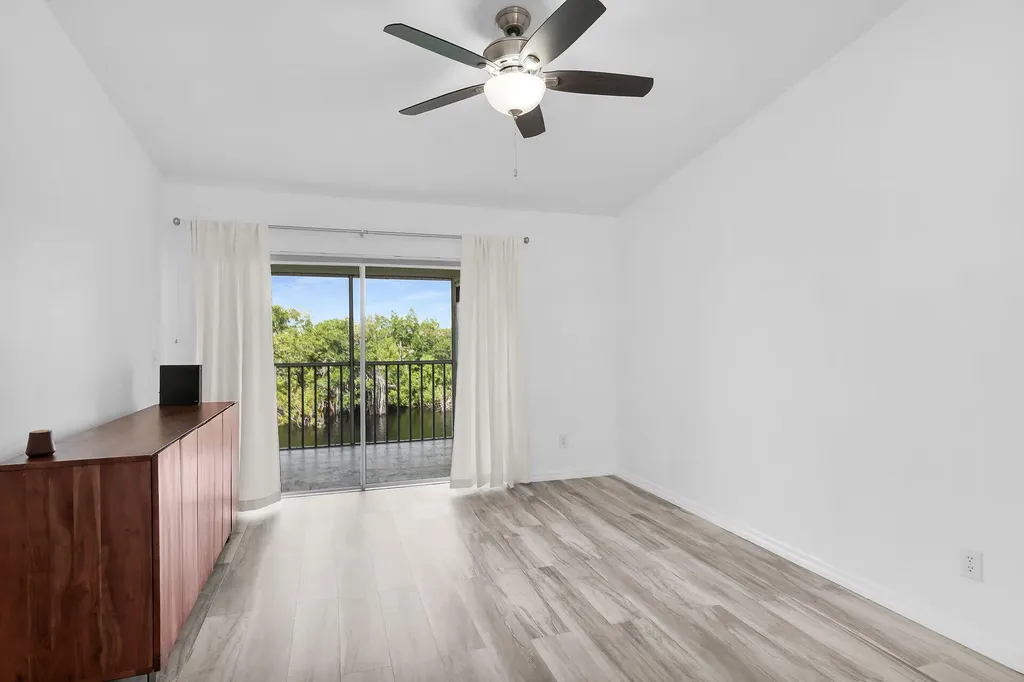 1375 Mainsail Drive Naples FL 34114