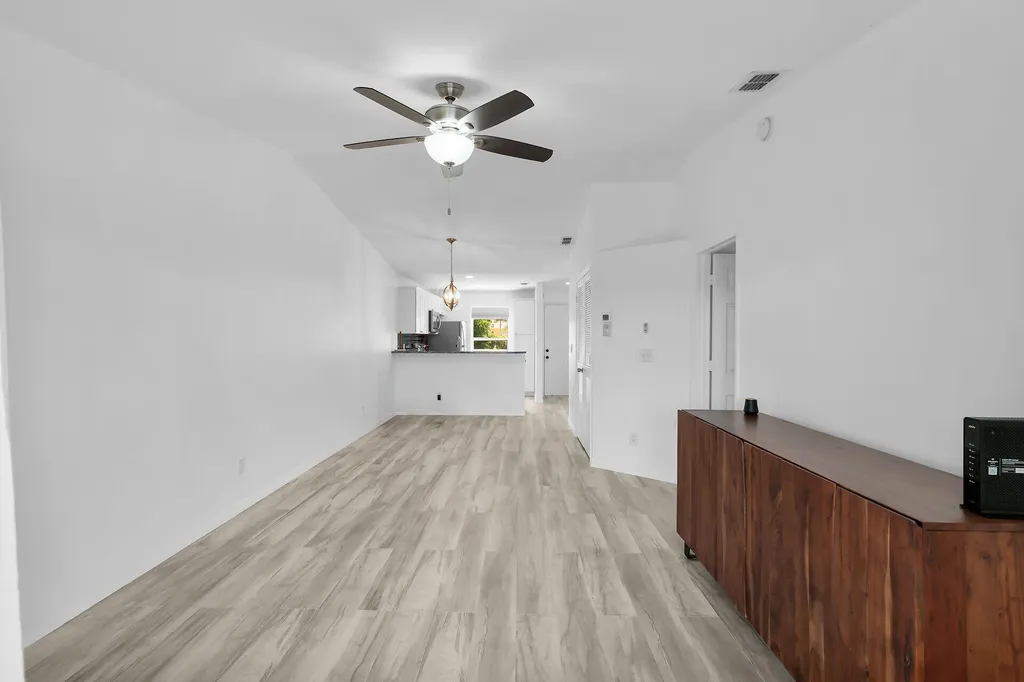 1375 Mainsail Drive Naples FL 34114