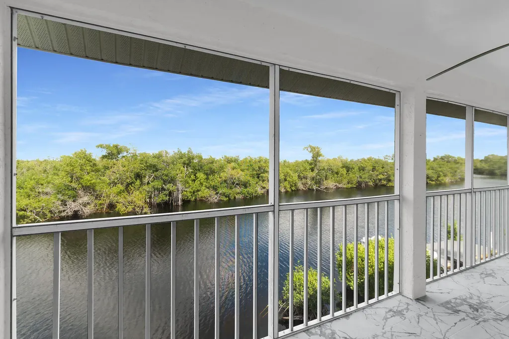 1375 Mainsail Drive Naples FL 34114