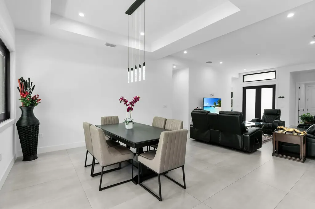 3348 27th Avenue NE Naples FL 34120