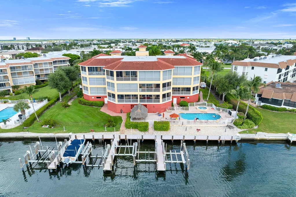 794 W Elkcam Circle Marco Island FL 34145