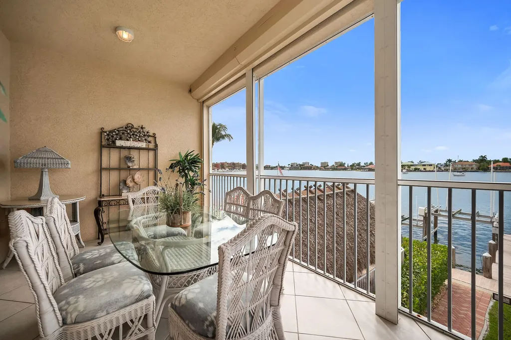 794 W Elkcam Circle Marco Island FL 34145