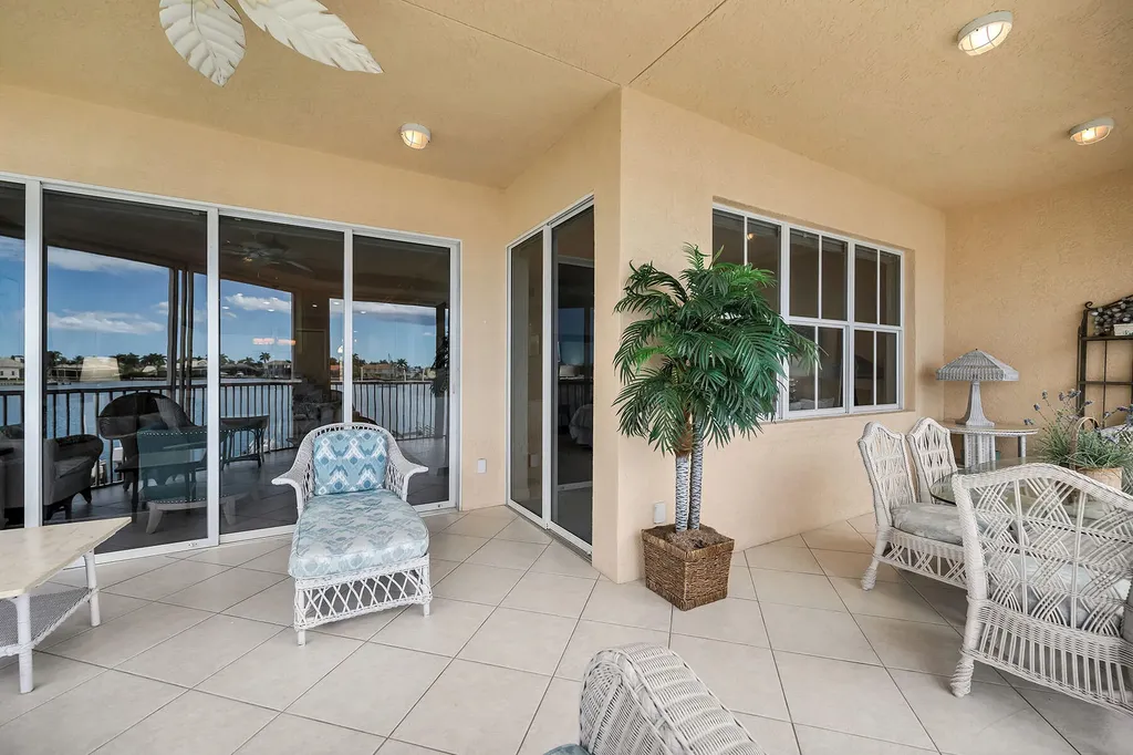 794 W Elkcam Circle Marco Island FL 34145