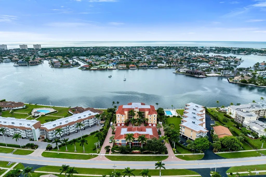 794 W Elkcam Circle Marco Island FL 34145