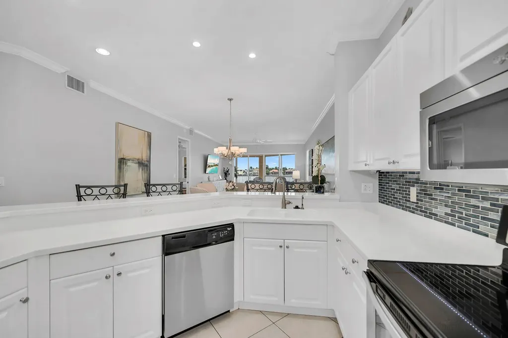 794 W Elkcam Circle Marco Island FL 34145