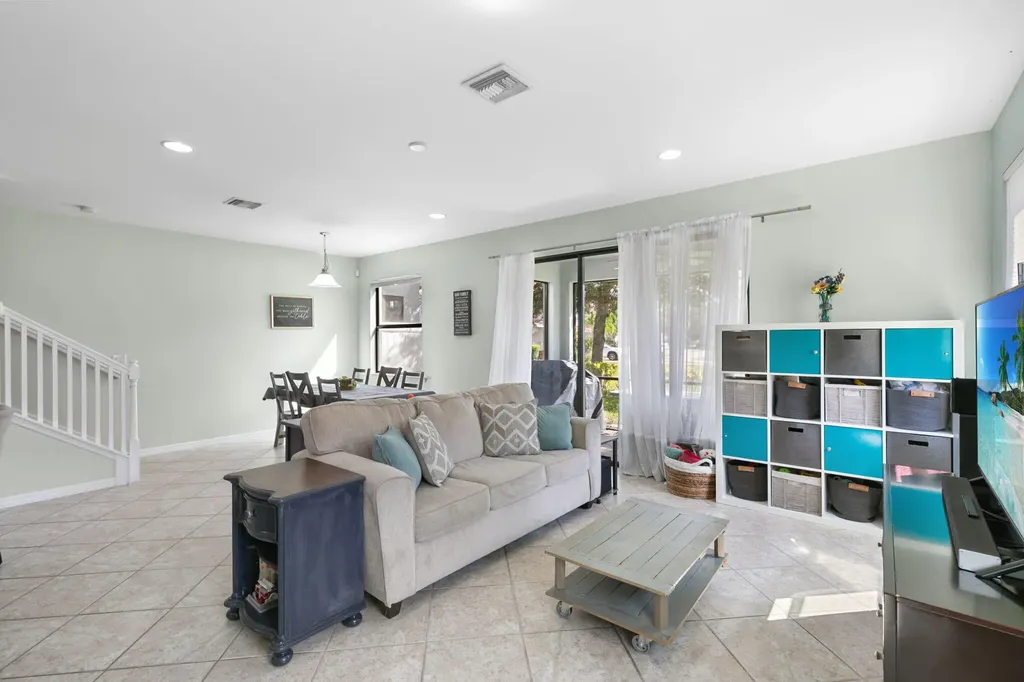 14824 Sutherland Avenue Naples FL 34119