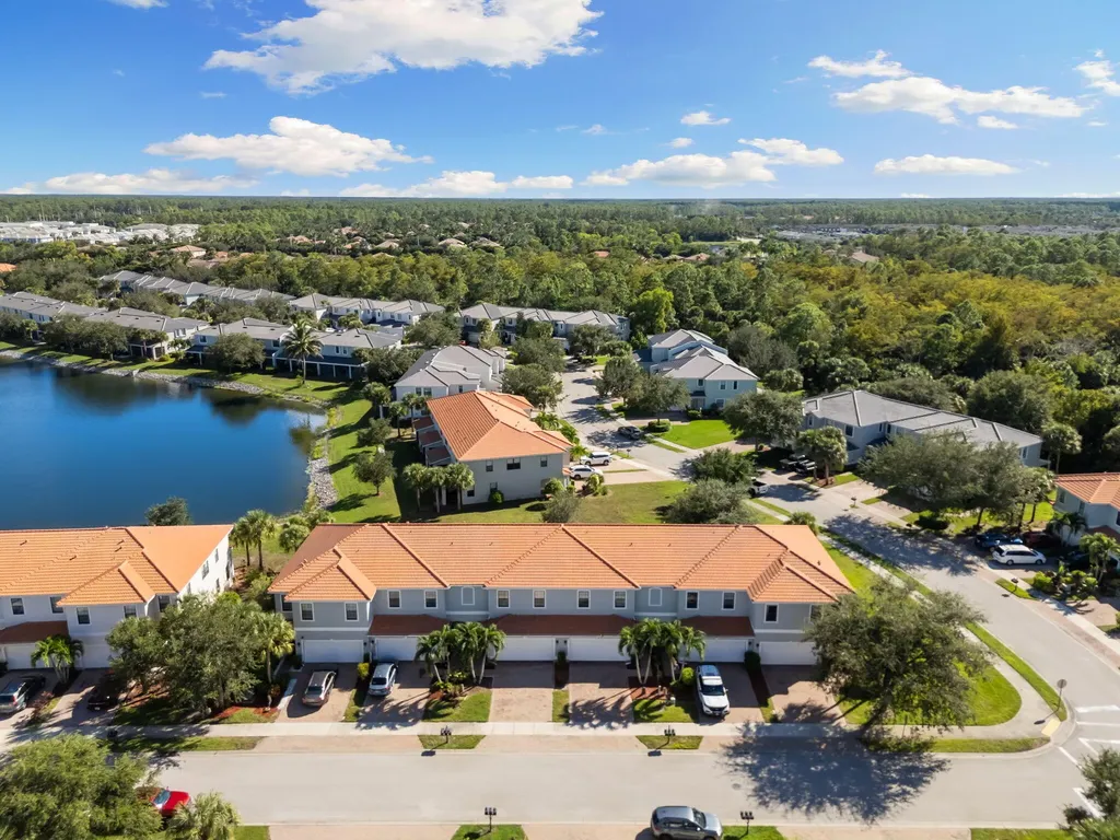 14824 Sutherland Avenue Naples FL 34119