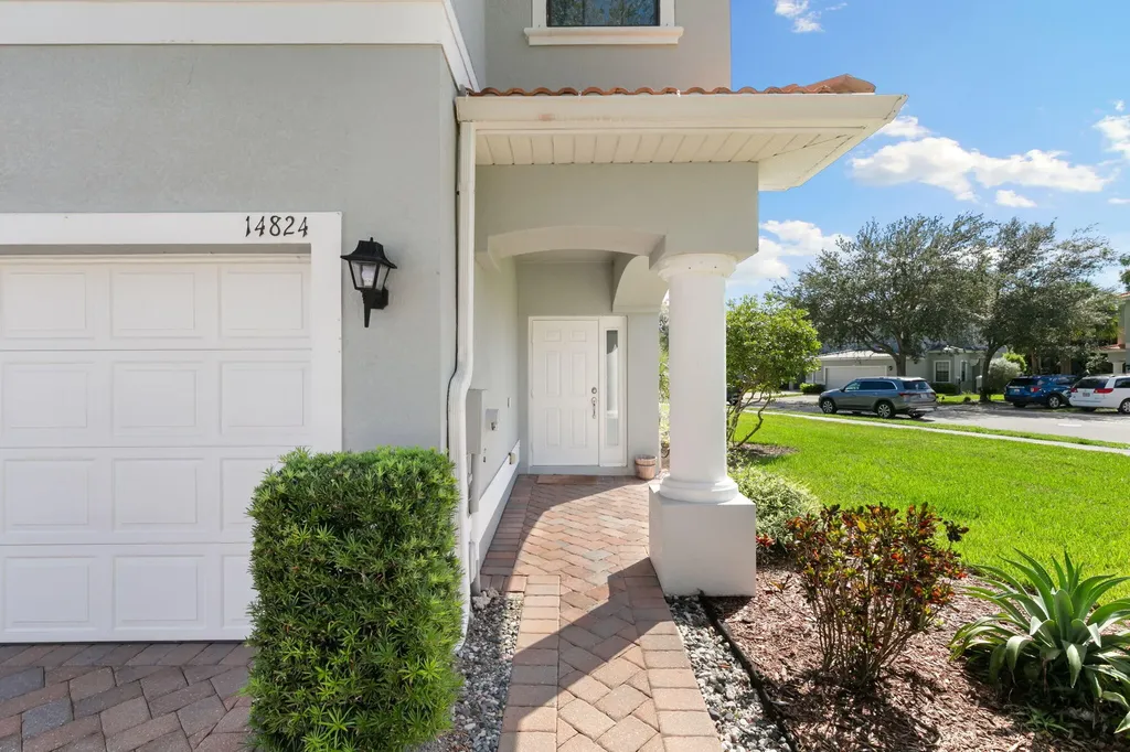 14824 Sutherland Avenue Naples FL 34119
