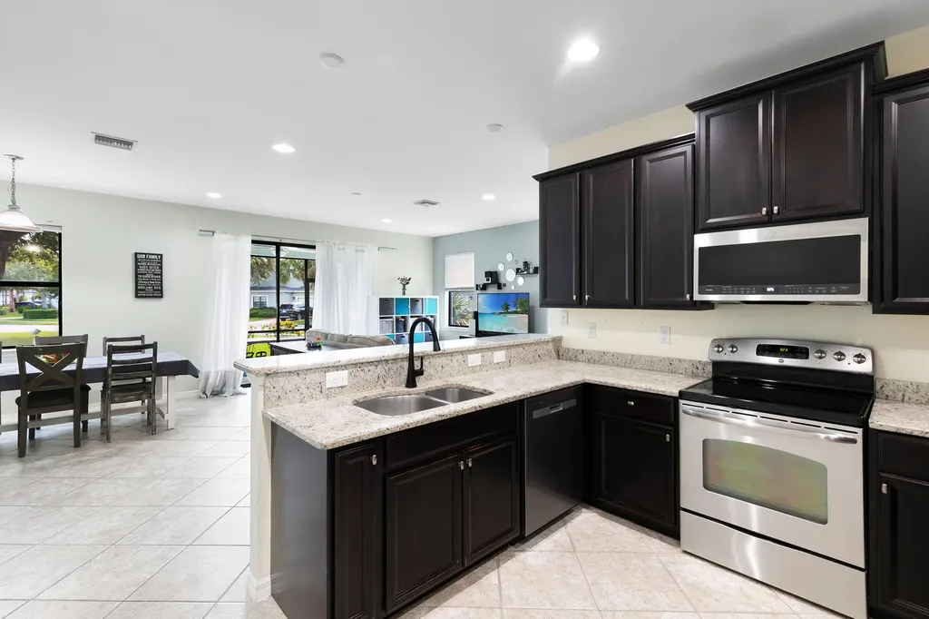 14824 Sutherland Avenue Naples FL 34119