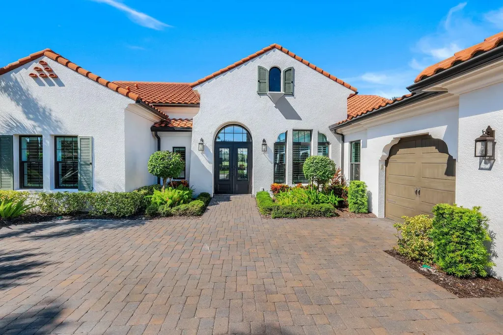 3233 Tavolara Lane Naples FL 34114