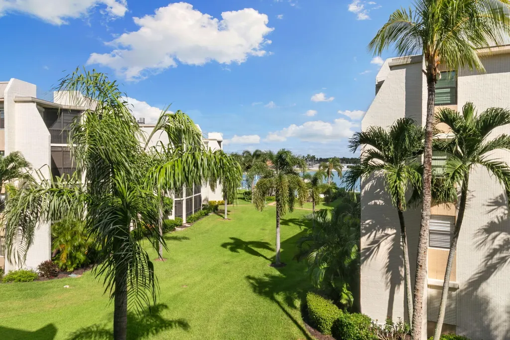 931 Collier Court Marco Island FL 34145