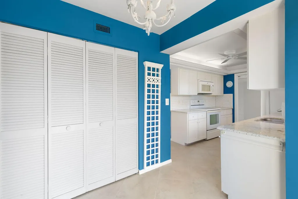 931 Collier Court Marco Island FL 34145