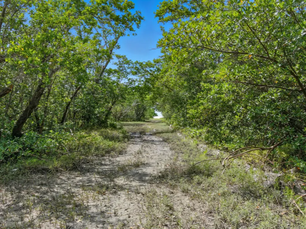 0 Keewaydin Naples FL 34113