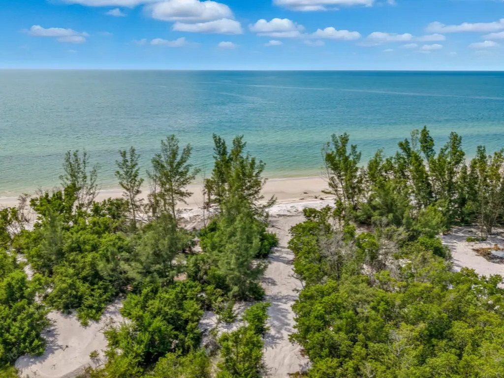 11799 Keewaydin Naples FL 34113