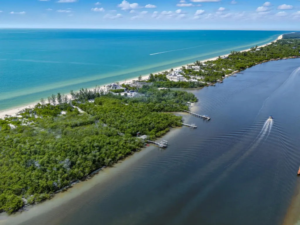 11799 Keewaydin Naples FL 34113