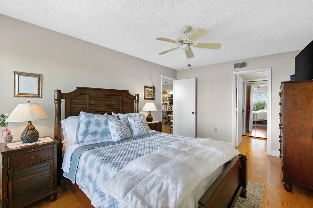 100 Stevens Landing Marco Island FL 34145