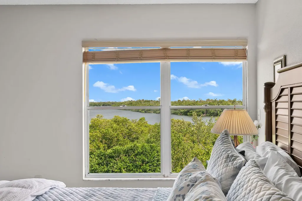 100 Stevens Landing Marco Island FL 34145