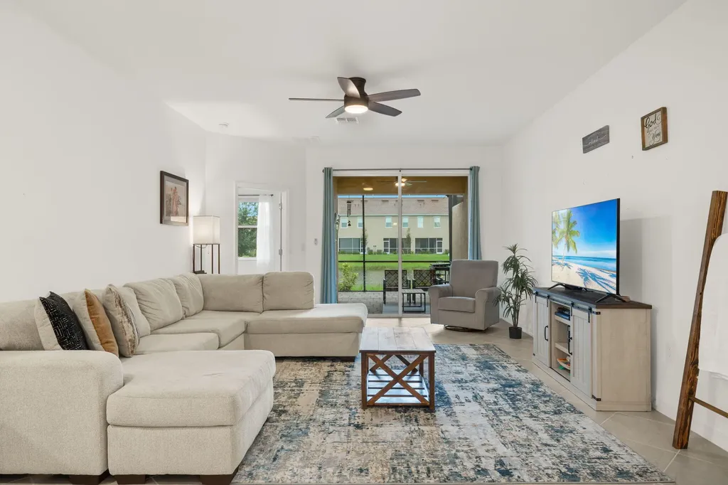 2685 Vine Avenue Naples FL 34120