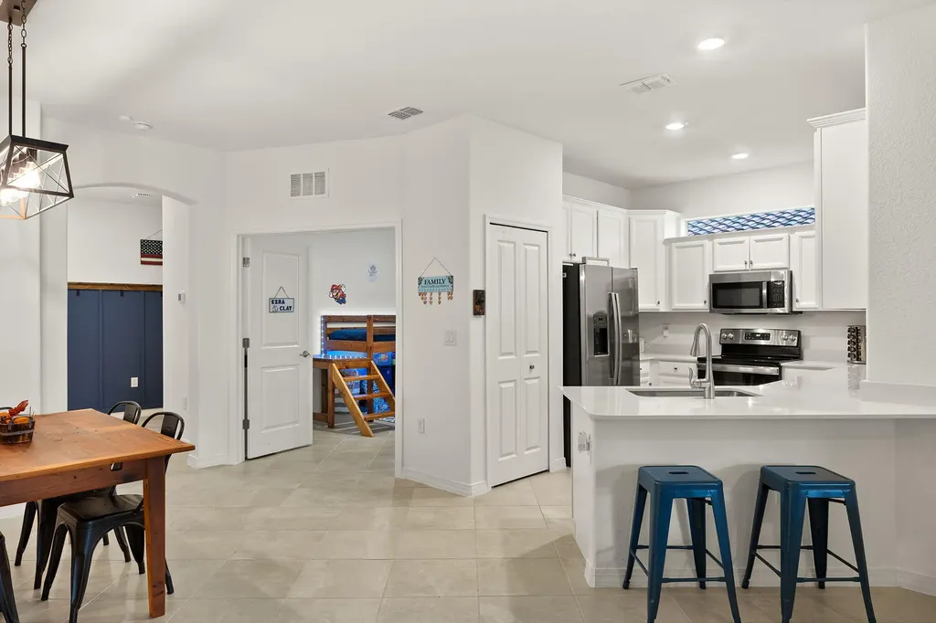 2685 Vine Avenue Naples FL 34120