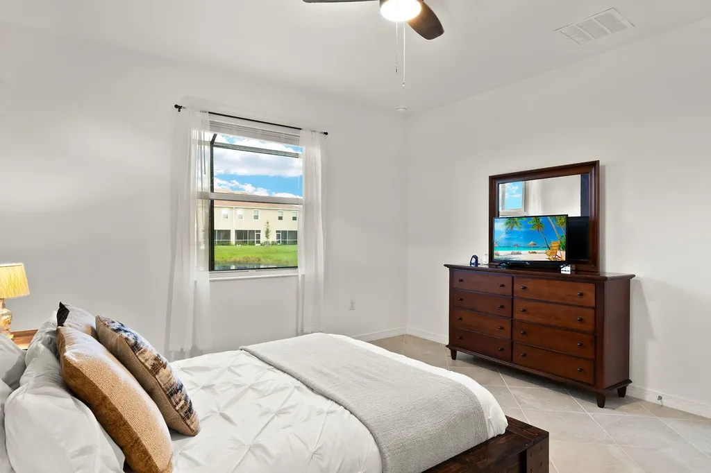 2685 Vine Avenue Naples FL 34120