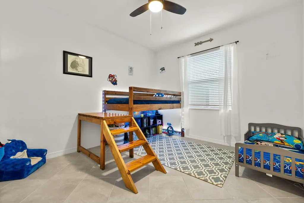 2685 Vine Avenue Naples FL 34120