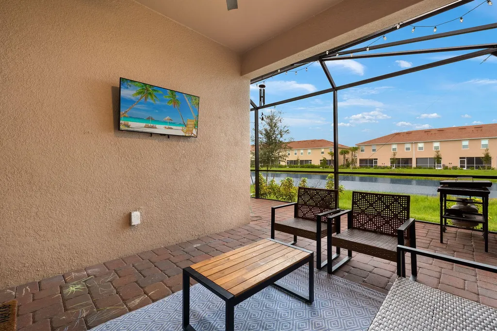 2685 Vine Avenue Naples FL 34120