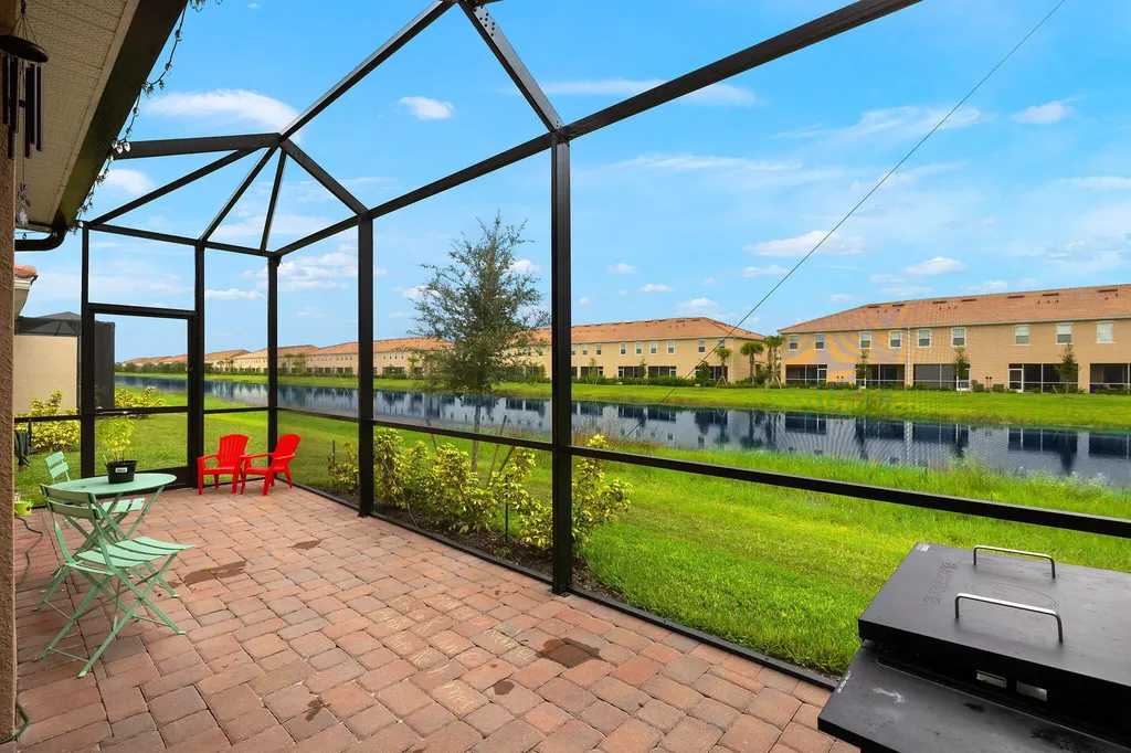 2685 Vine Avenue Naples FL 34120