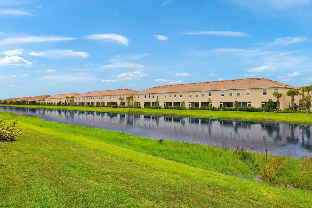 2685 Vine Avenue Naples FL 34120