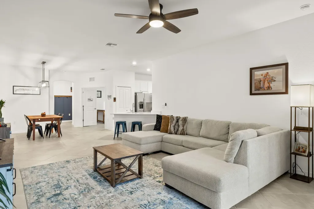 2685 Vine Avenue Naples FL 34120