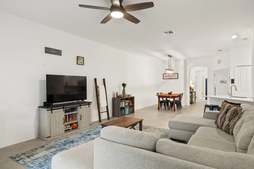 2685 Vine Avenue Naples FL 34120