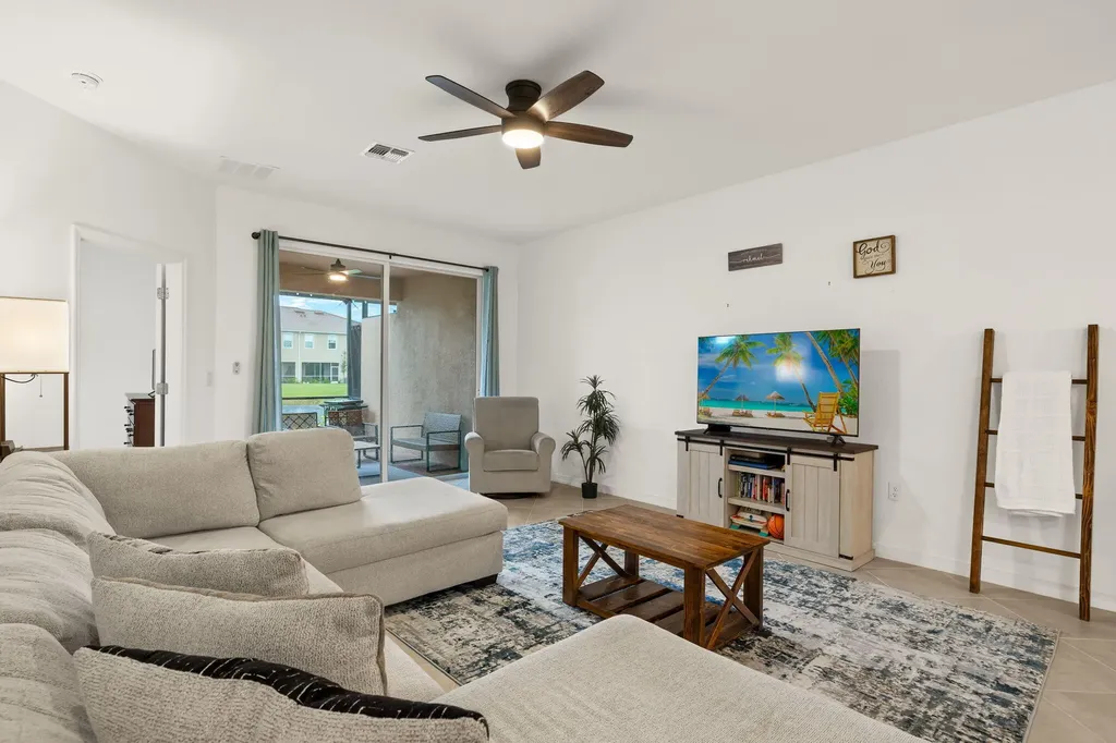 2685 Vine Avenue Naples FL 34120