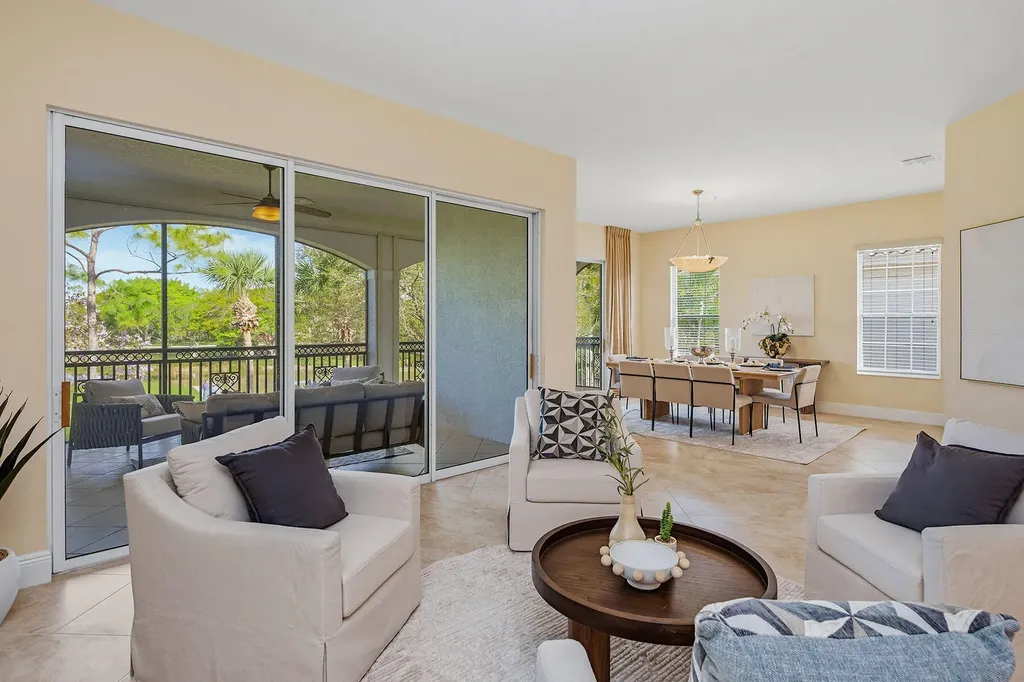 9106 Cascada Way Naples FL 34114