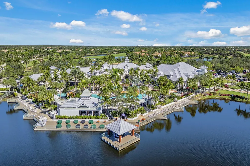 9106 Cascada Way Naples FL 34114