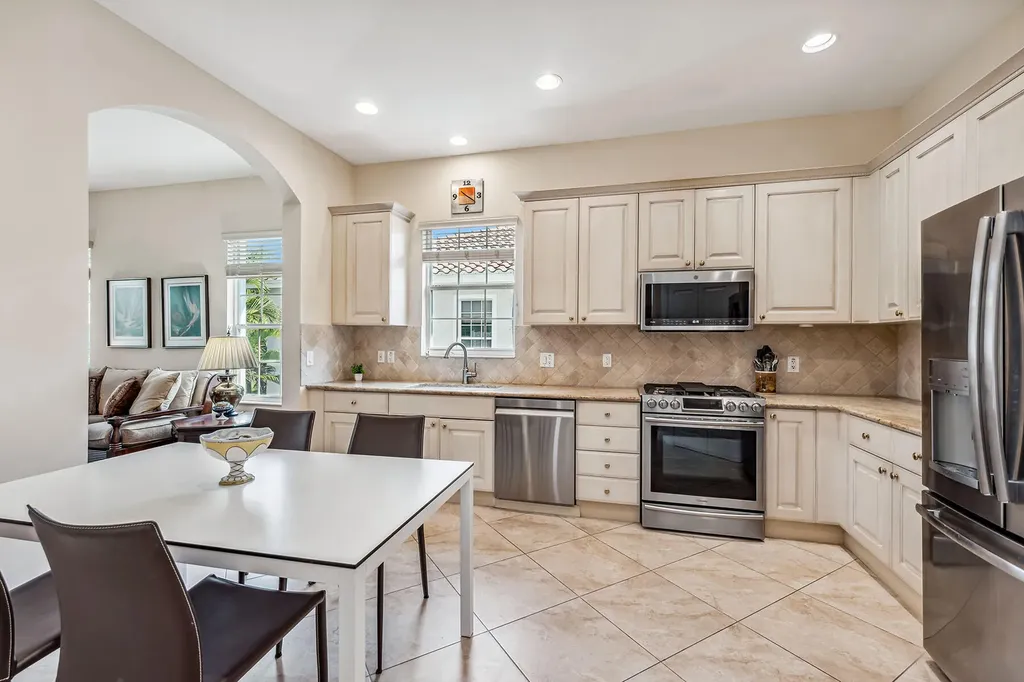 9106 Cascada Way Naples FL 34114