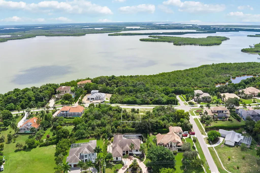 680 Inlet Drive Marco Island FL 34145