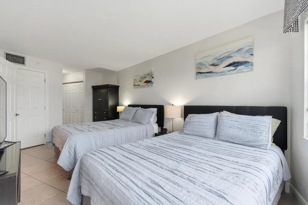 1023 Anglers Cave Marco Island FL 34145