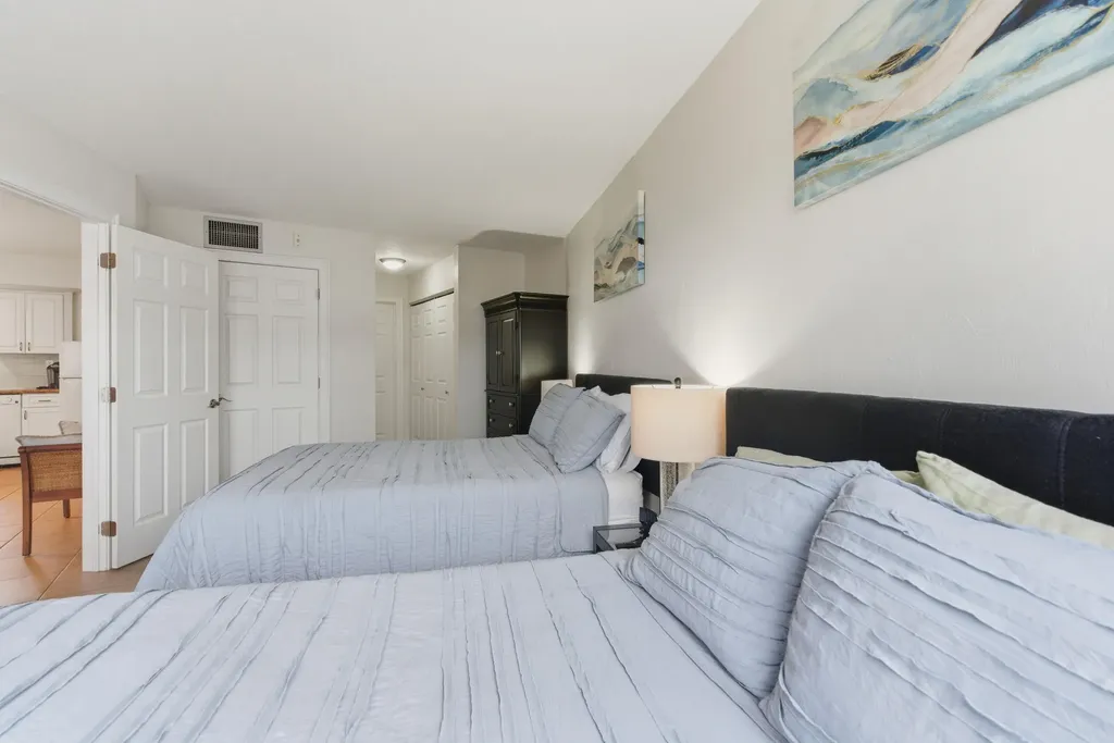 1023 Anglers Cave Marco Island FL 34145