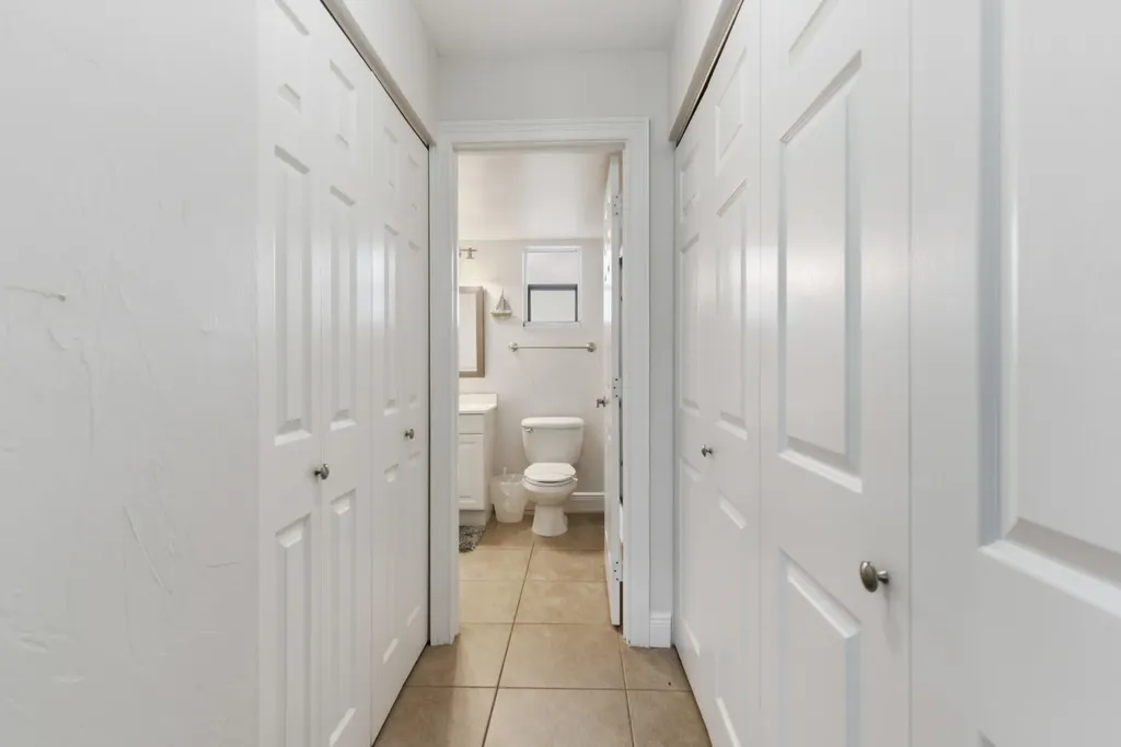 1023 Anglers Cave Marco Island FL 34145