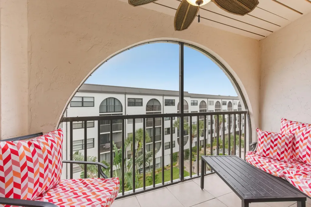 1023 Anglers Cave Marco Island FL 34145