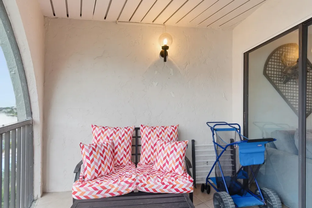 1023 Anglers Cave Marco Island FL 34145